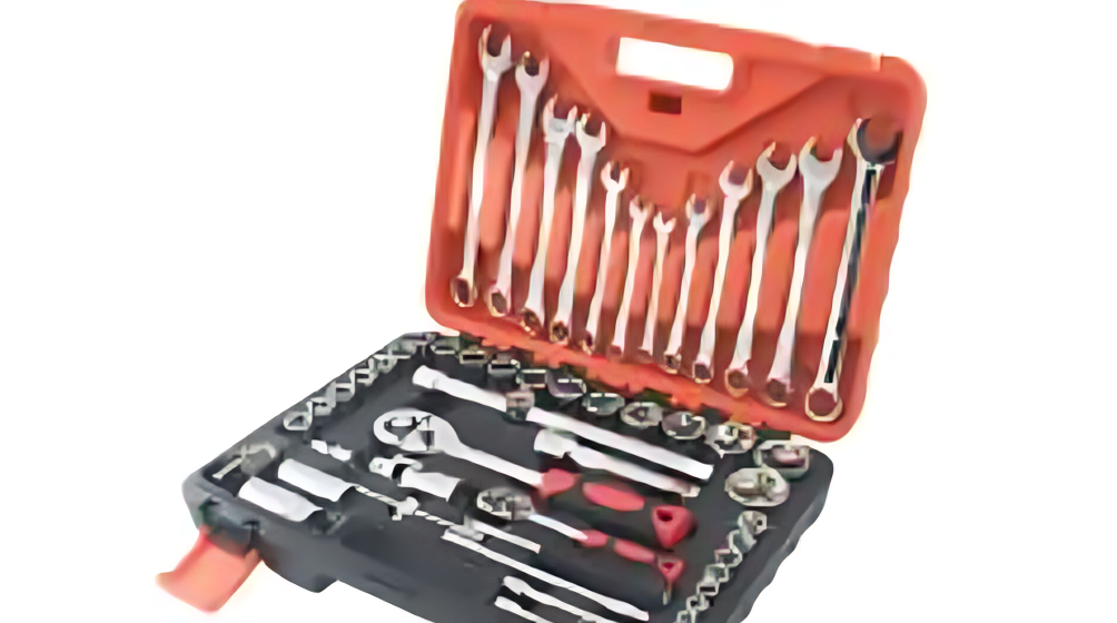 Building and Maintaining Your Car Tool Kit